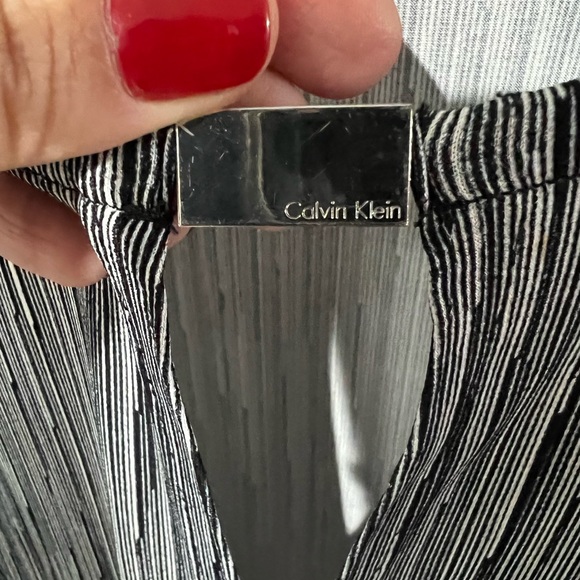Calvin Klein top. Very gently used. Like new. Size S. - Picture 5 of 5
